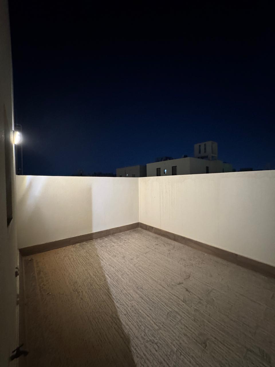 🏡 **3BD Luxurious Villa for Sale in Gated Compound**